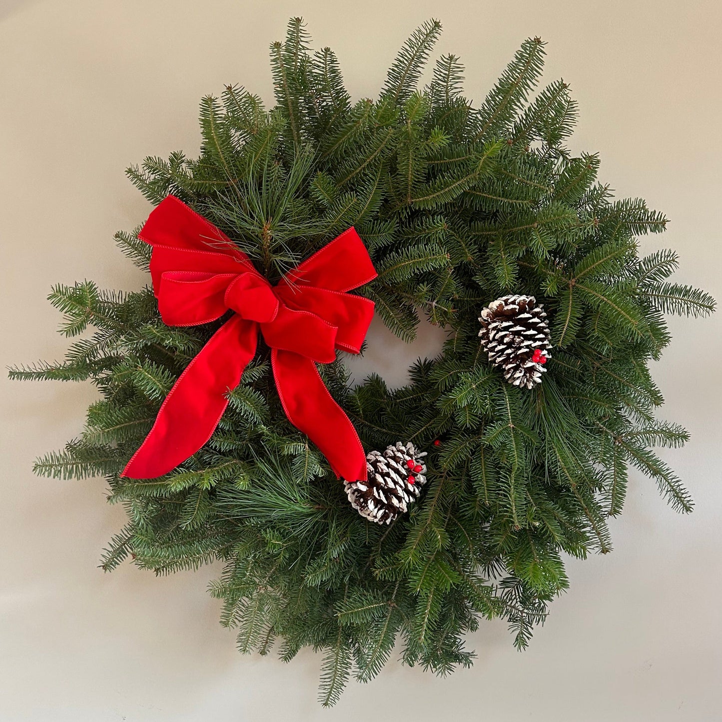 Traditional Round Wreath-Decorative Evergreens-Christmas Delivered